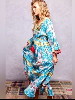 👀 💙POL Bohemian Print Tassel Trim Maxi Dress